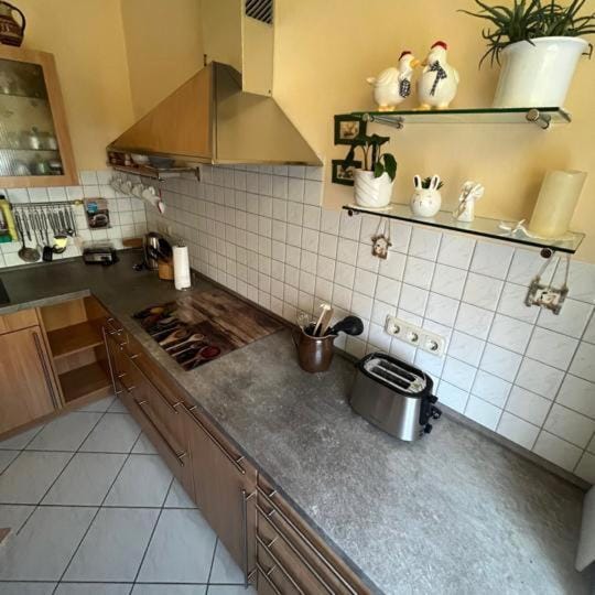 Kitchen or kitchenette, Breakfast, stove