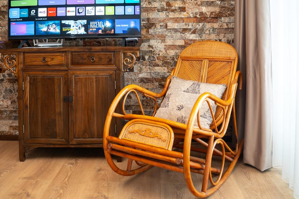 TV and multimedia, Seating area