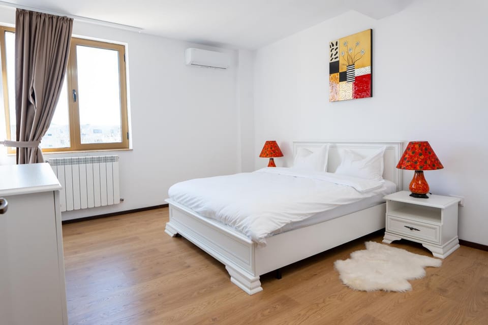 Bed, Bedroom, air conditioner