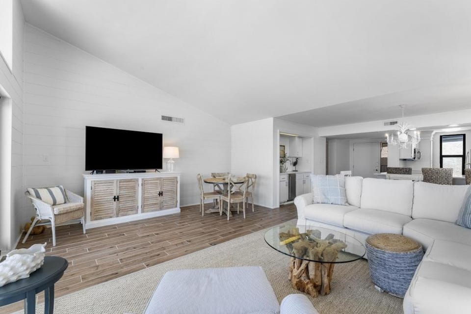 3 Bdrm 2.5 Bath Oceanfront Condo House in South Carolina