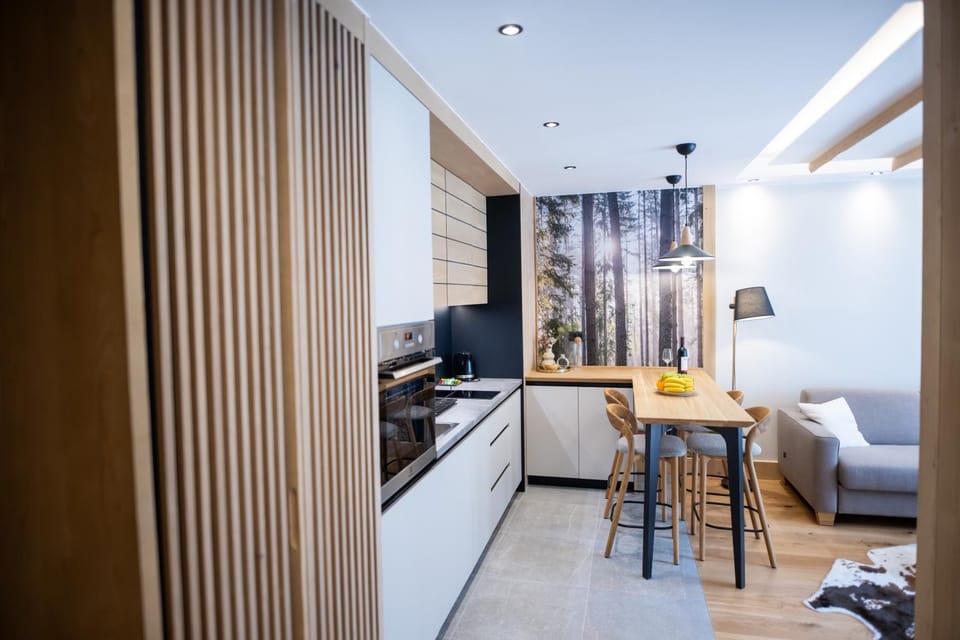 Dining area, kitchen