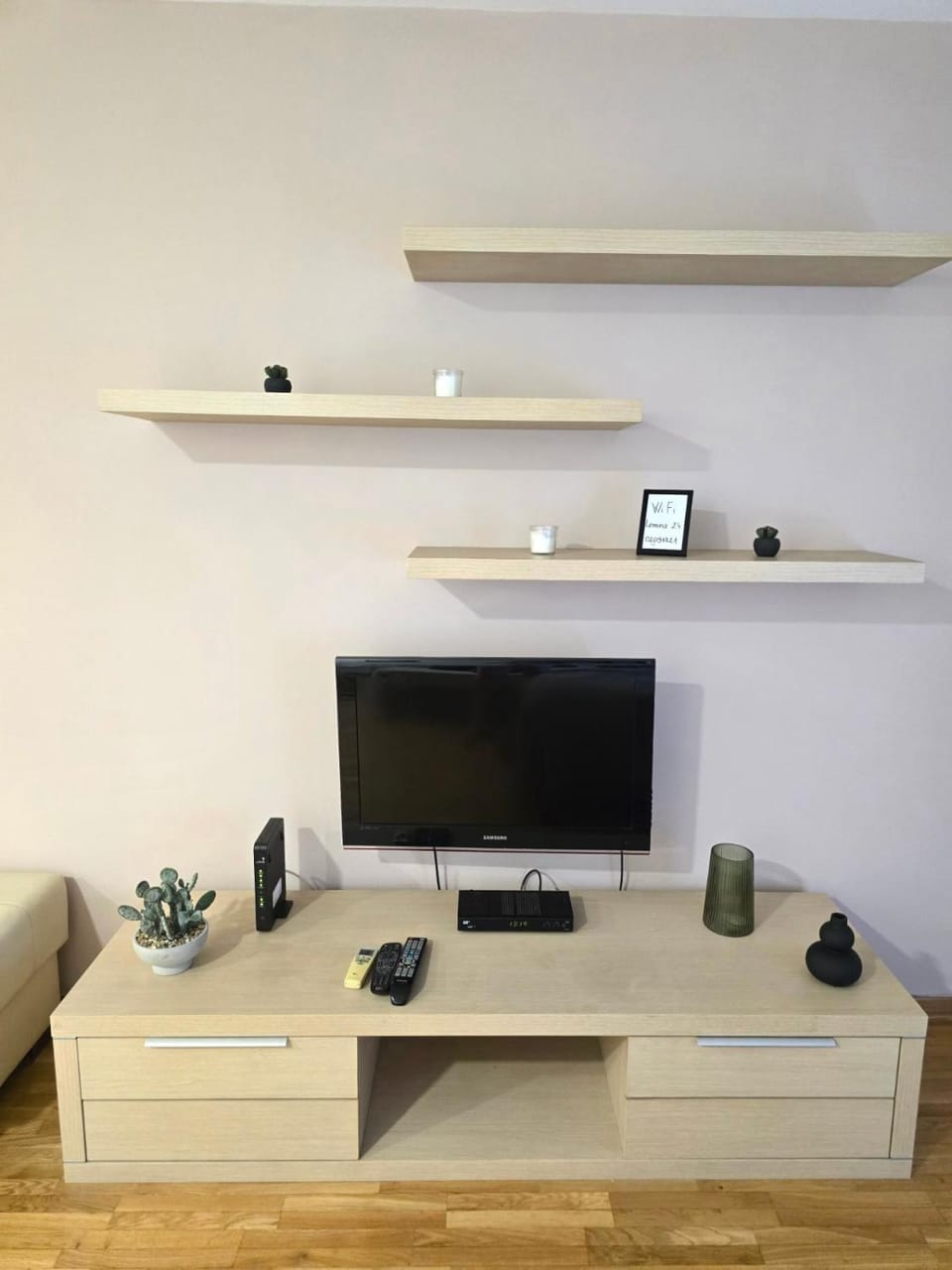 Communal lounge/ TV room, TV and multimedia, Evening entertainment