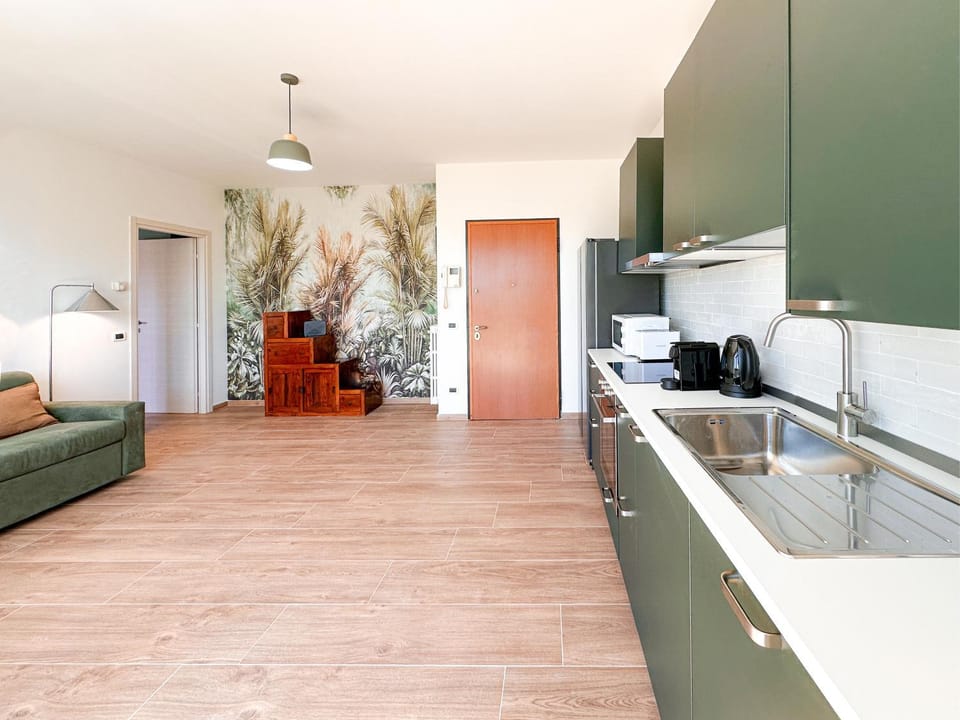 Kitchen or kitchenette, Living room, oven, pet friendly, stove