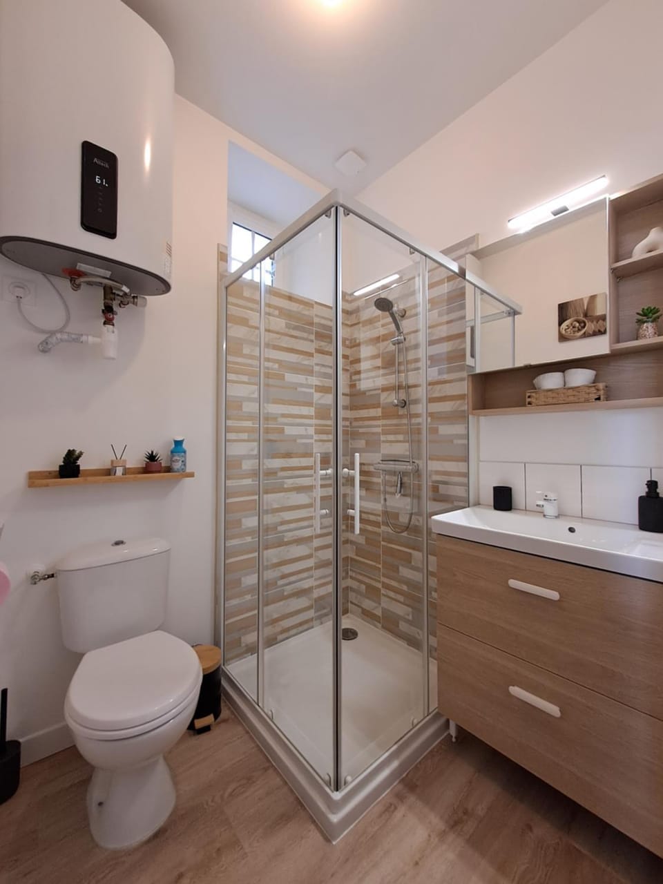 Shower, Toilet, Bathroom
