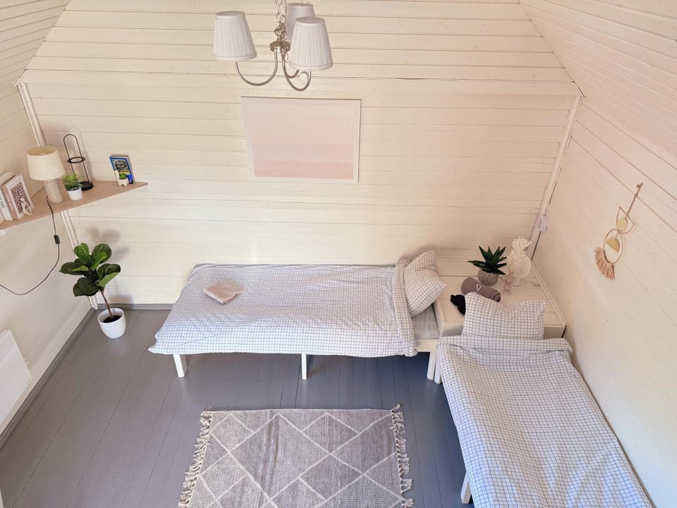 Bed, Living room, Photo of the whole room, Bedroom