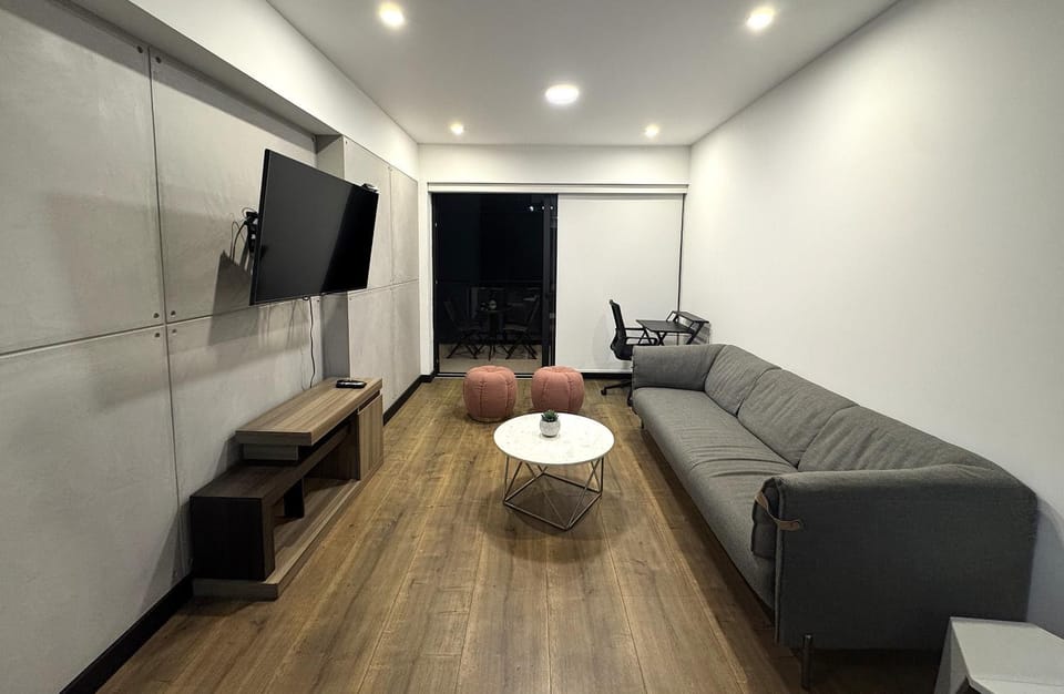TV and multimedia, Balcony/Terrace, Living room, Seating area, internet