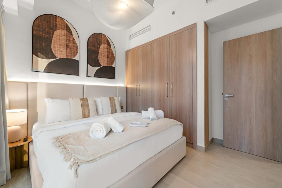 Bed, Photo of the whole room, Bedroom, towels, wardrobe