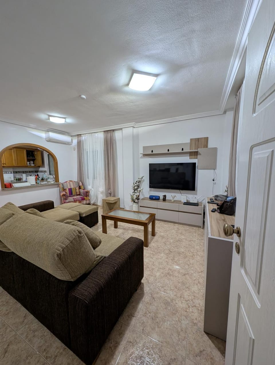 TV and multimedia, Living room, Seating area