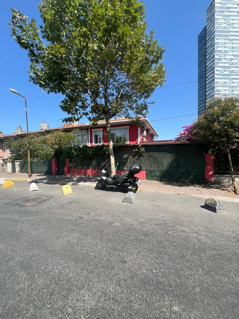 Property building, Day, Neighbourhood, Street view
