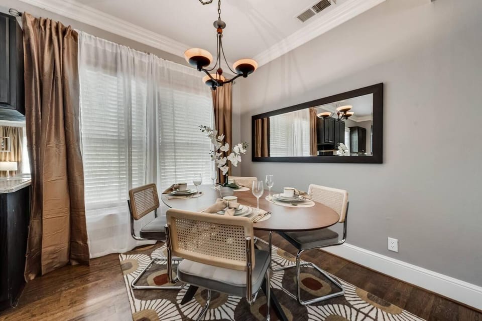 Spacious 1BR Dallas Retreat Big Private Balcony House in Dallas
