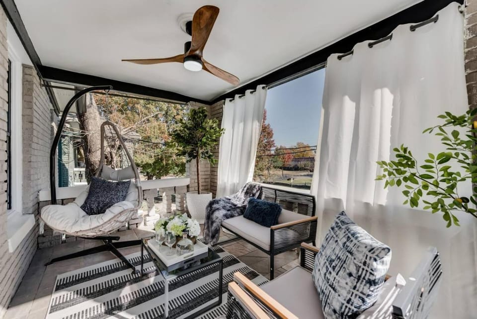 Spacious 1BR Dallas Retreat Big Private Balcony House in Dallas