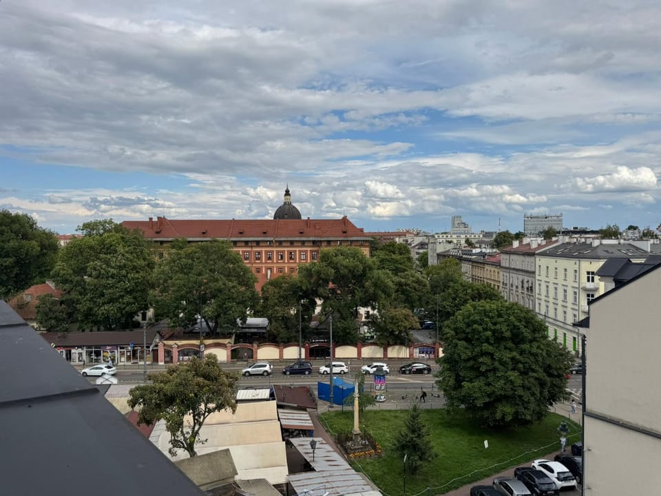 Neighbourhood, View (from property/room), City view