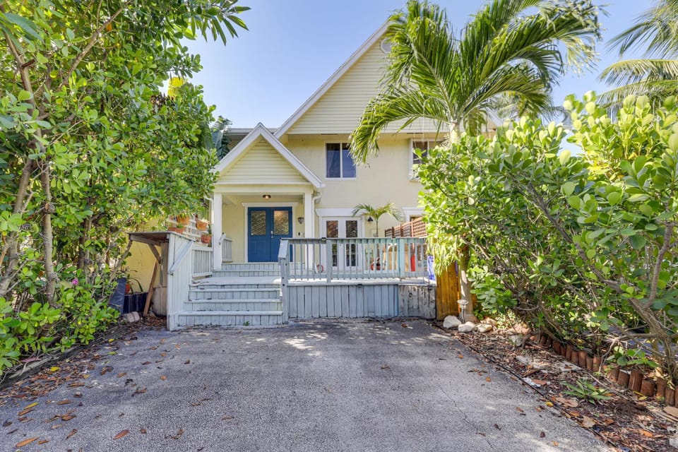 Intracoastal Dock! Gem 2 Mi to Boynton Beach Inlet House in Ocean Ridge