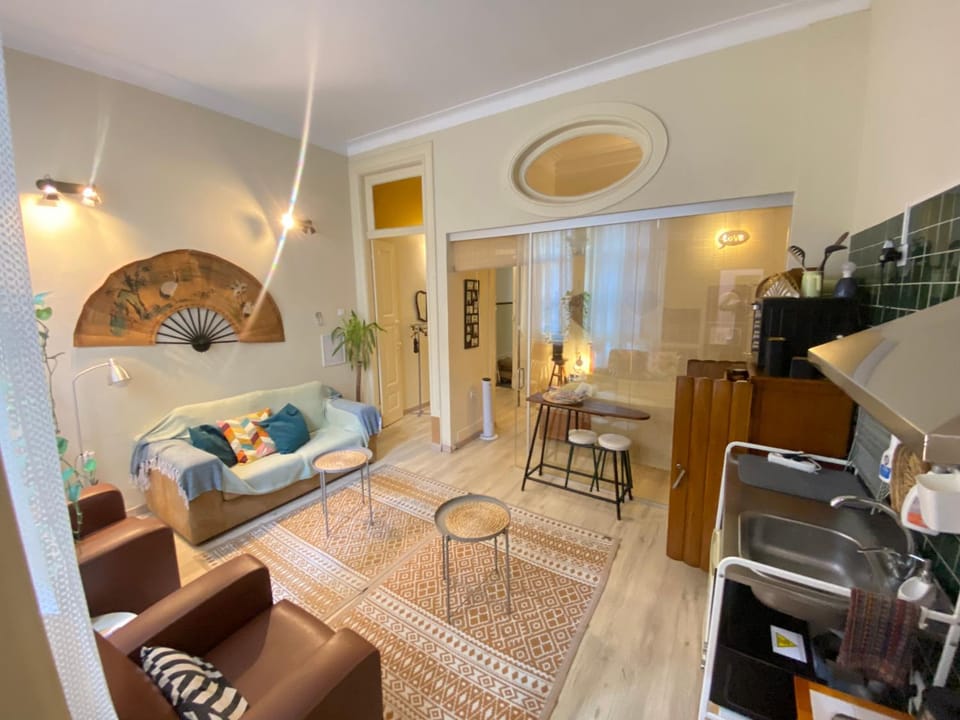 Kitchen or kitchenette, Living room, Seating area