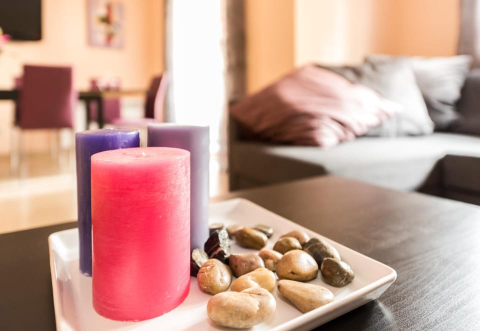 Living room, Decorative detail, Dining area