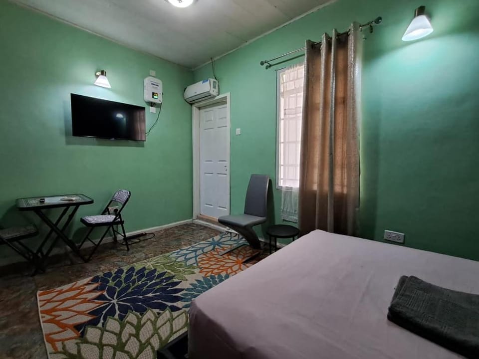 Nic's Inn Bed and Breakfast Apartment in Freetown