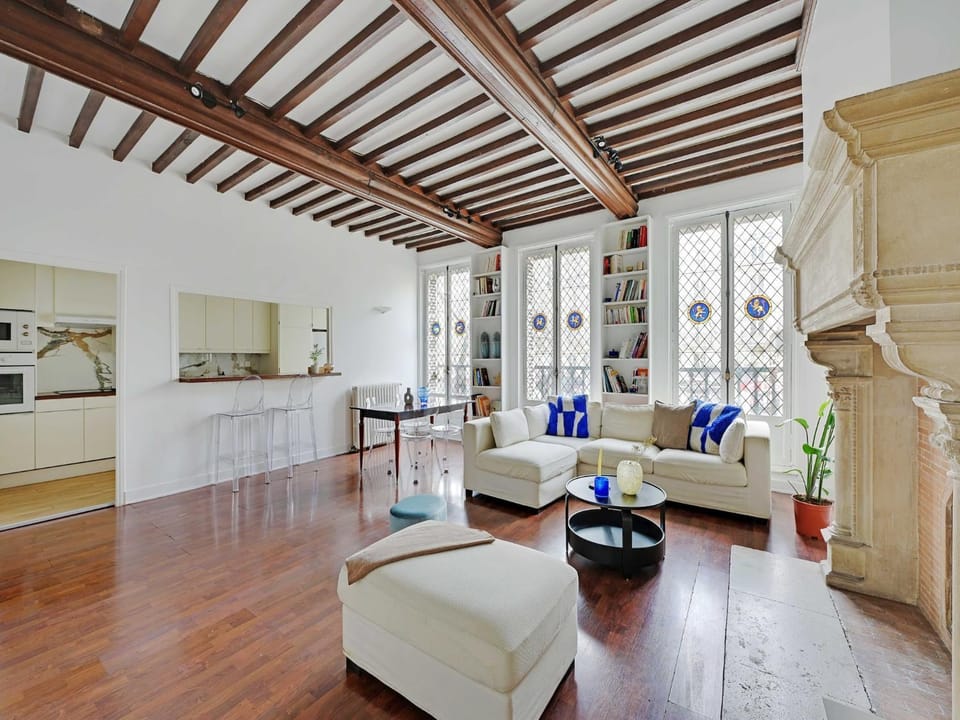 Living room, Seating area