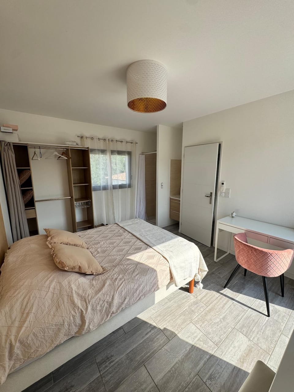 Bed, Photo of the whole room, Bedroom