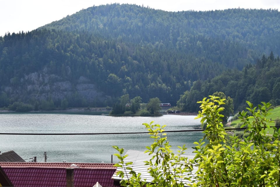 Nearby landmark, Natural landscape, Lake view, Mountain view