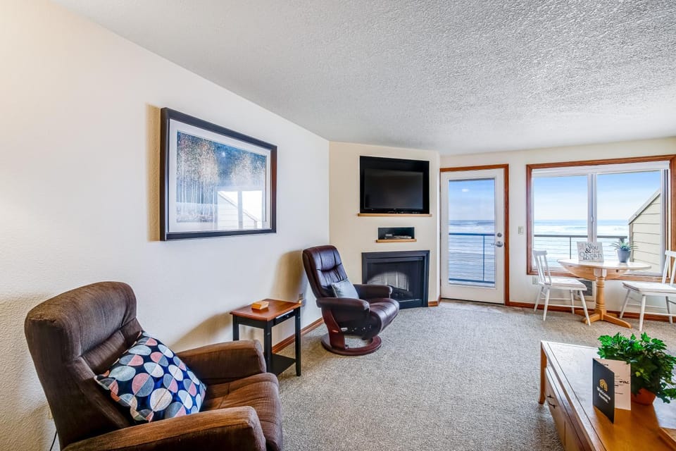 Beachy View at Rock Creek Inn House in Rockaway Beach