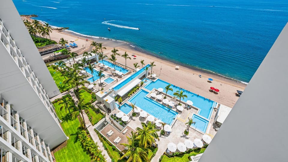 Property building, Day, Beach, Swimming pool, sunbed