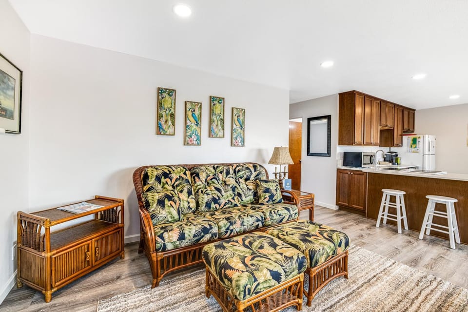 Paradise North House in Rockaway Beach