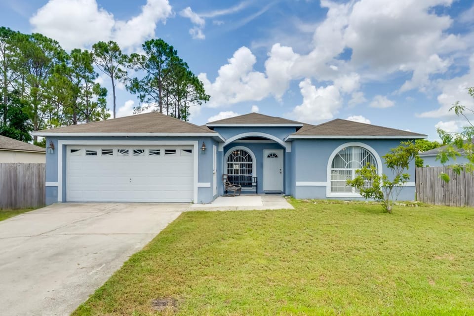 Fenced Yard & Game Room: Family Home in Kissimmee! House in Poinciana