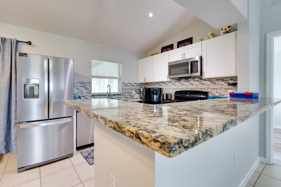 Fenced Yard & Game Room: Family Home in Kissimmee! House in Poinciana