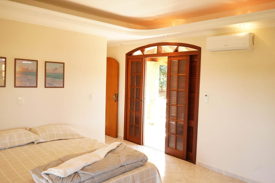 Bed, Photo of the whole room, Bedroom, air conditioner