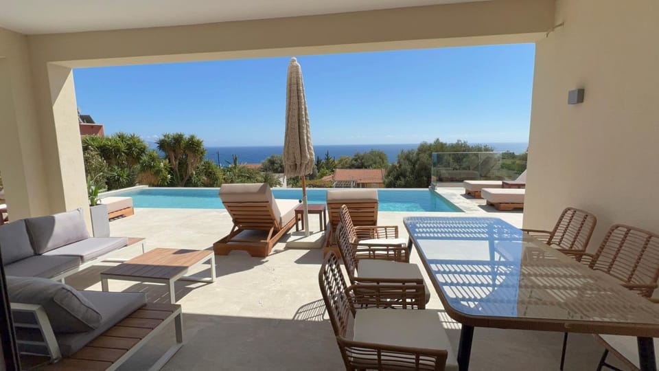 Balcony/Terrace, Swimming pool