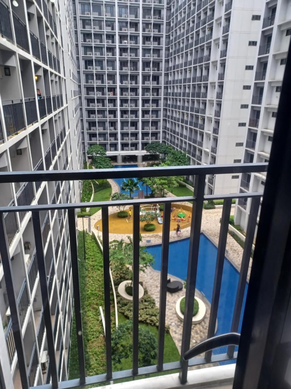 Shore 2 Residences near MOA, NAIA, PITX Apartment in Pasay