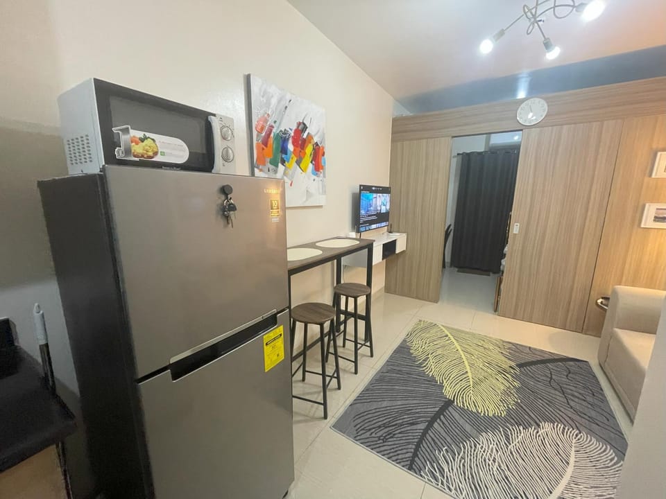 Shore 2 Residences near MOA, NAIA, PITX Apartment in Pasay