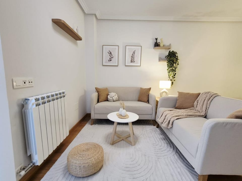 Living room, internet