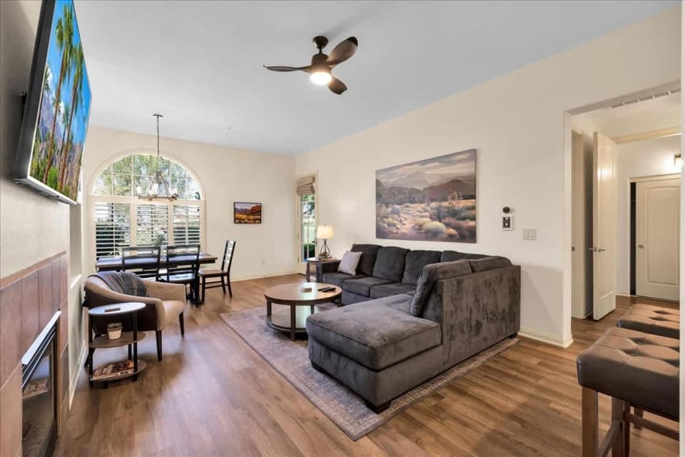 Charming Remodeled Legacy Villa #A Apartment in Indian Wells