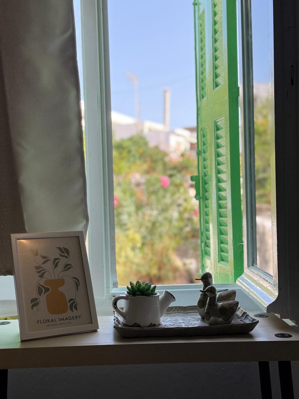 Bloom Yard Apartment in Milos