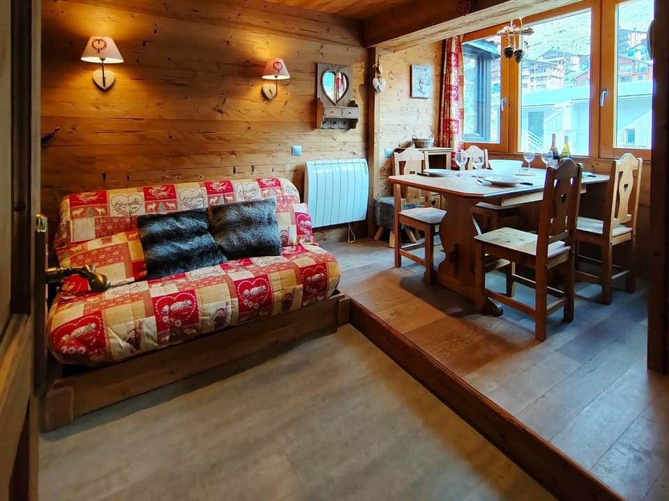 Appartement cosy 4 pers, rénové style montagne, ski aux pieds - FR-1-545-53 Apartment in Val Thorens