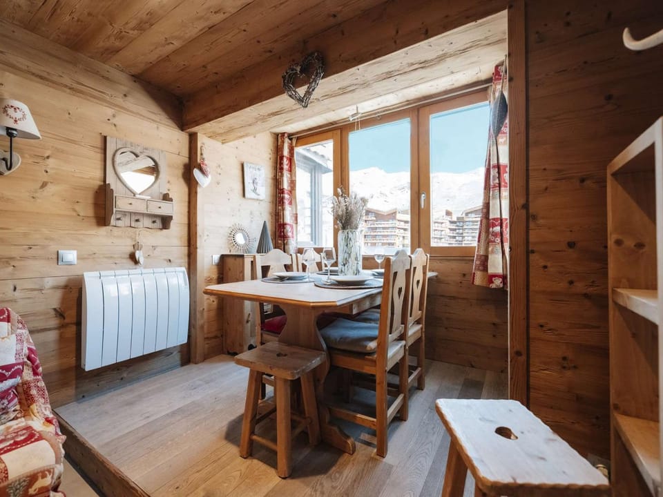 Appartement cosy 4 pers, rénové style montagne, ski aux pieds - FR-1-545-53 Apartment in Val Thorens