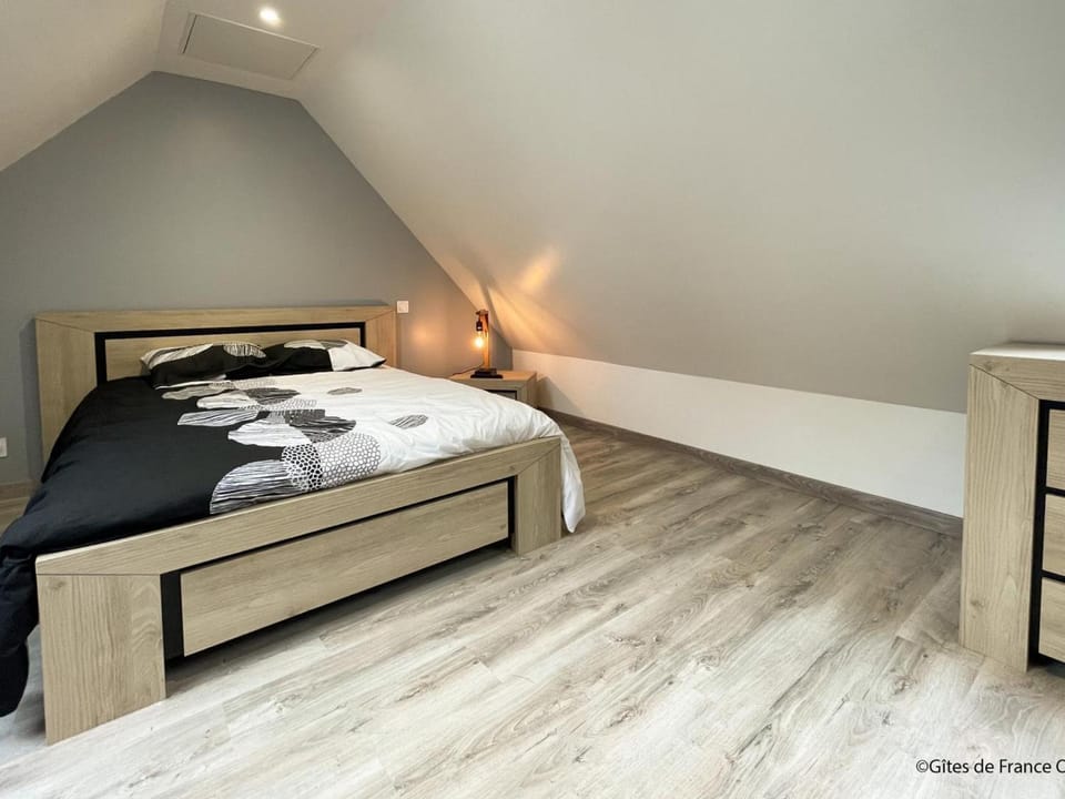 Gîte Confortable pour 2 avec Terrasse et WIFI en Normandie - FR-1-497-253 House in Normandy