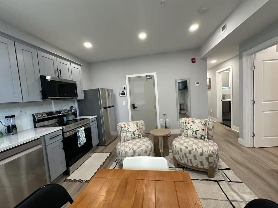 Kitchen or kitchenette, Living room, Seating area, Dining area, dishwasher, oven, stove