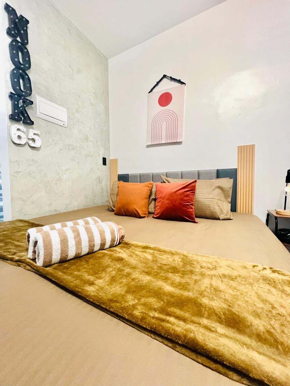 Accessible, With Own Kitchen & Bath and Big Bed Cozy Unit Apartment hotel in Naga