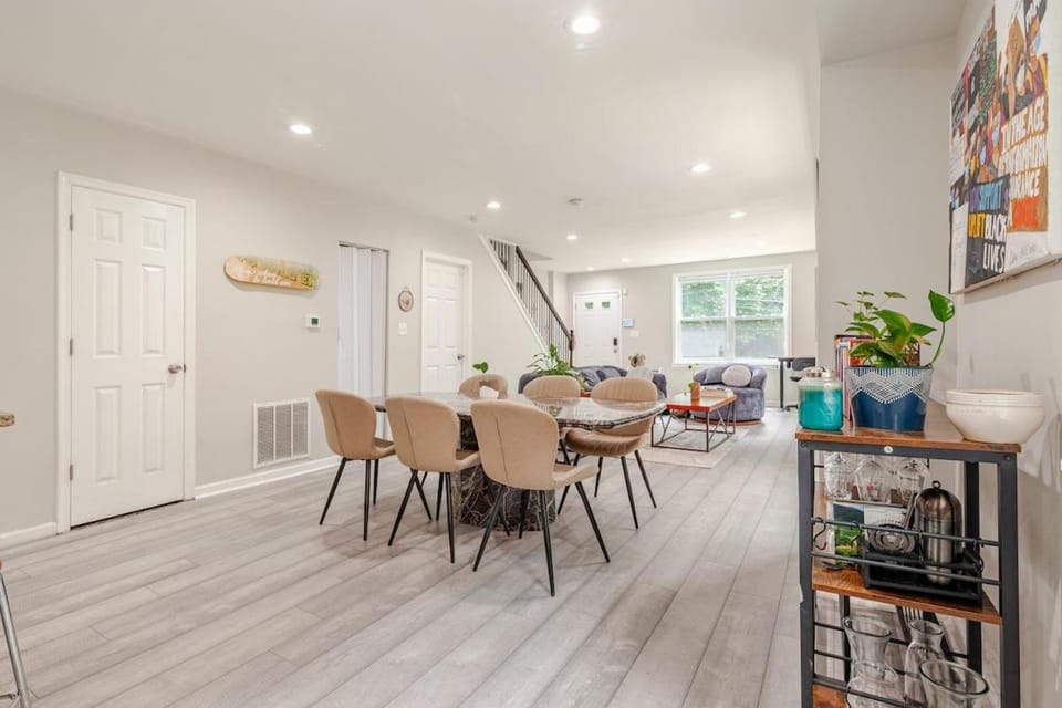 Townhouse with 2 Private Rooms in Shared Home with Host Vacation rental in District of Columbia