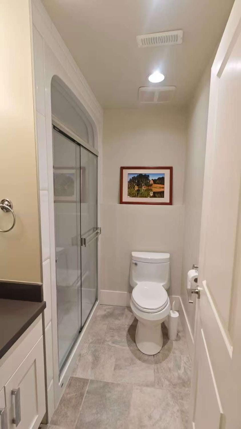 Bright 3-Bedroom Basement Suite with Separate Entrance Villa in Burnaby