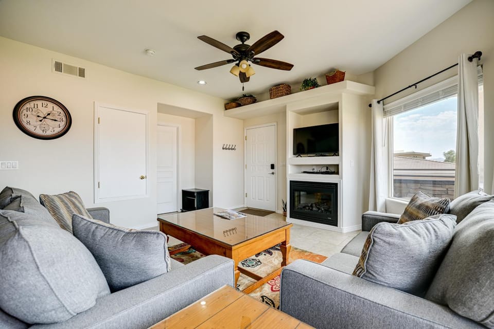 Golf Course Views & Private Deck: Mesquite Condo! House in Mesquite