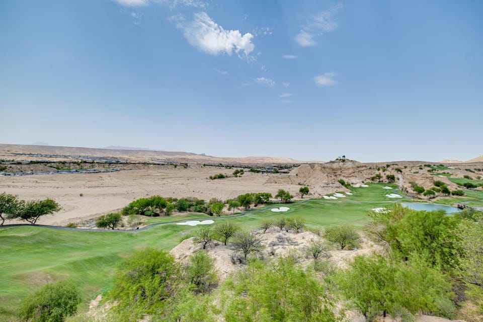 Golf Course Views & Private Deck: Mesquite Condo! House in Mesquite