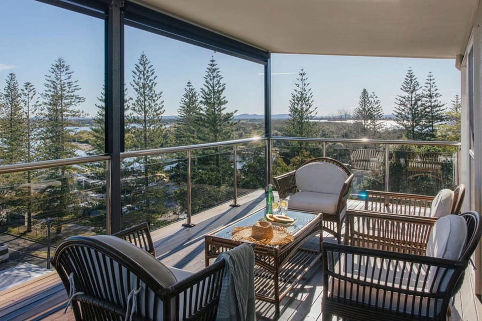 Patio, Natural landscape, View (from property/room), Balcony/Terrace