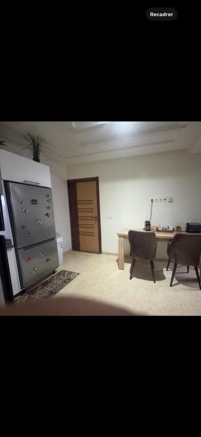 Kitchen or kitchenette, Dining area, oven, stove