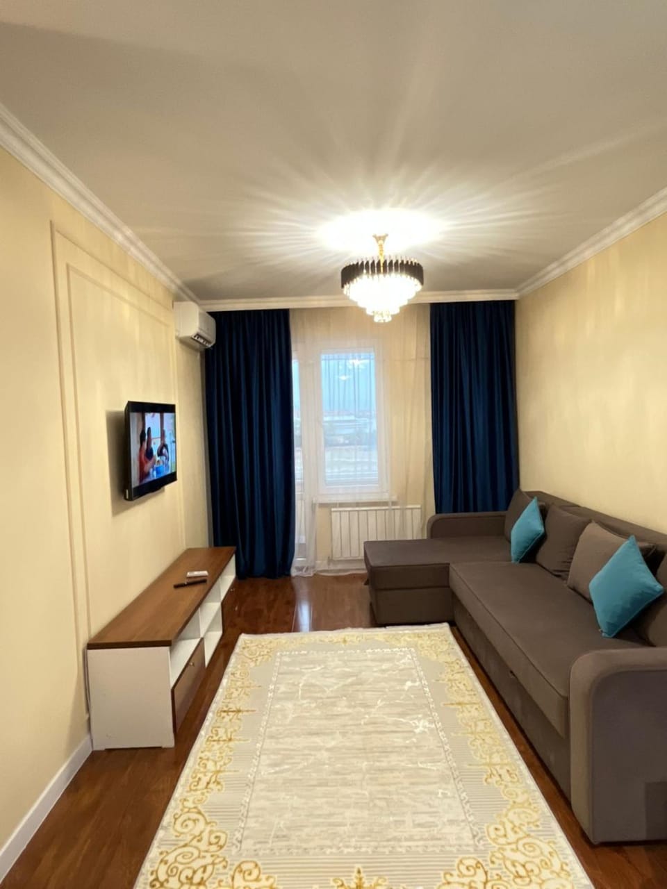 Communal lounge/ TV room, Bed, TV and multimedia, Living room, Photo of the whole room, Seating area