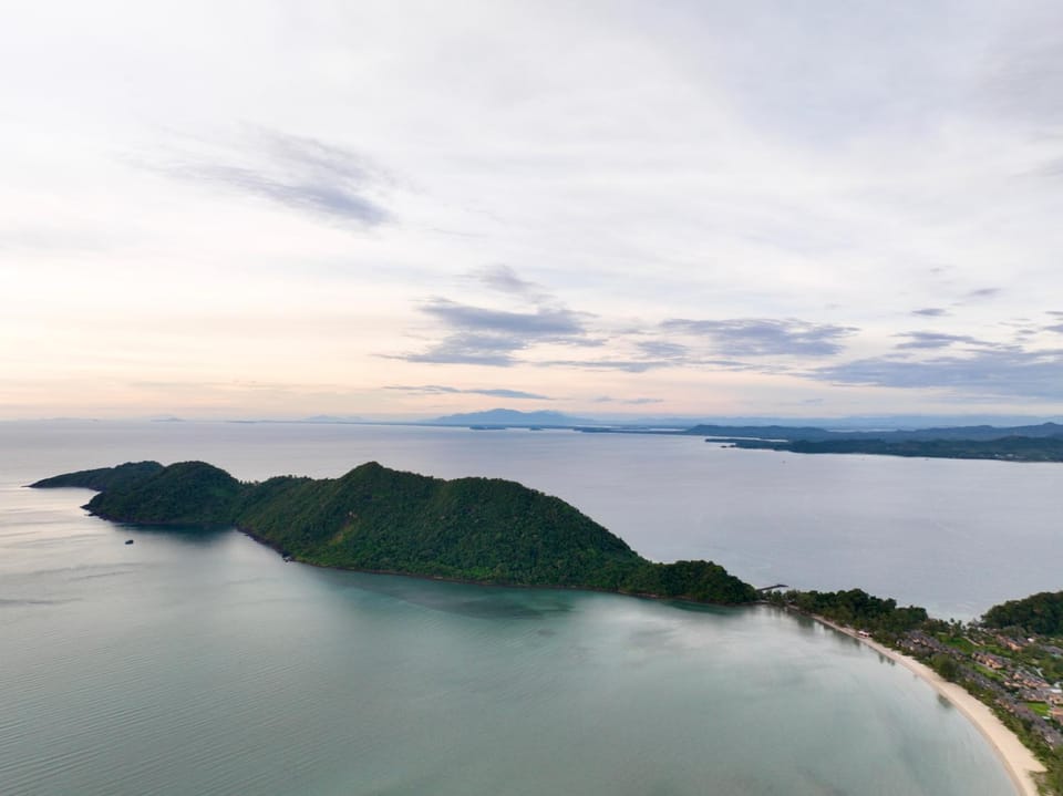 Nearby landmark, Day, Natural landscape, Beach, Lake view, Mountain view, Sea view