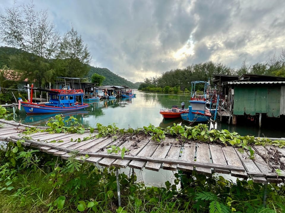 Spring, Day, Natural landscape, Activities, Lake view, Mountain view, River view