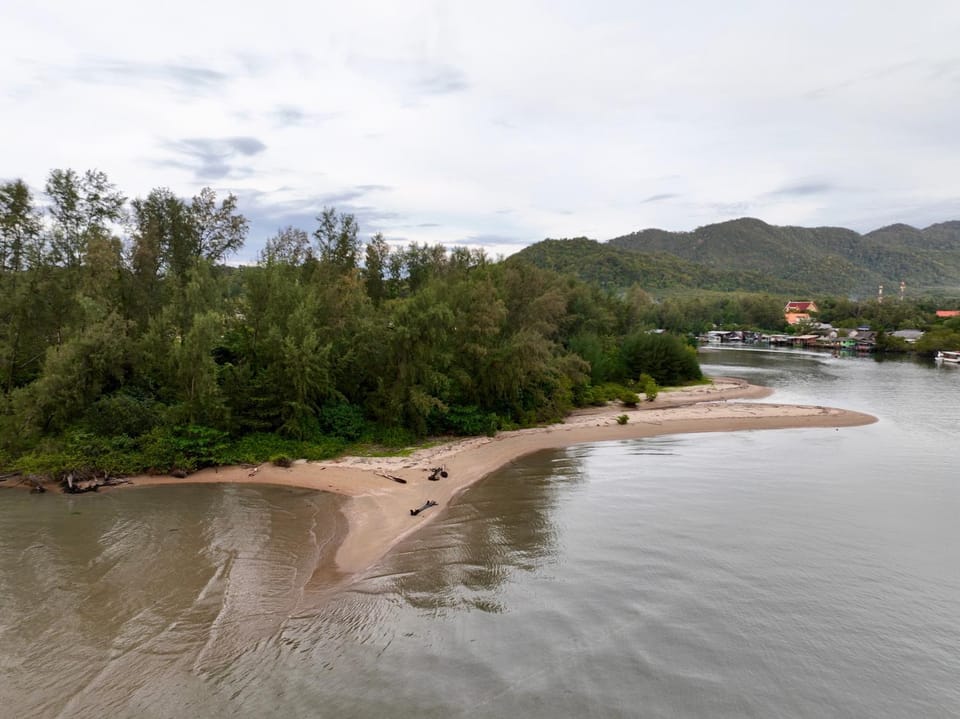 Nearby landmark, Day, Natural landscape, Beach, Lake view, Mountain view, River view, Sea view